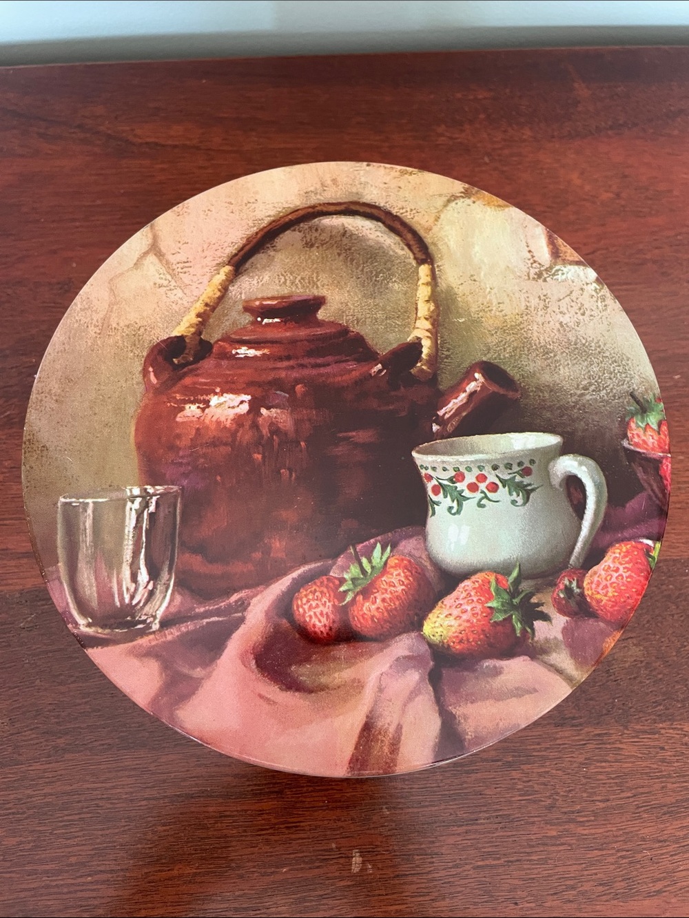 VNT Regal Tea Cookie Tin, Art work by: Robert Chailloux